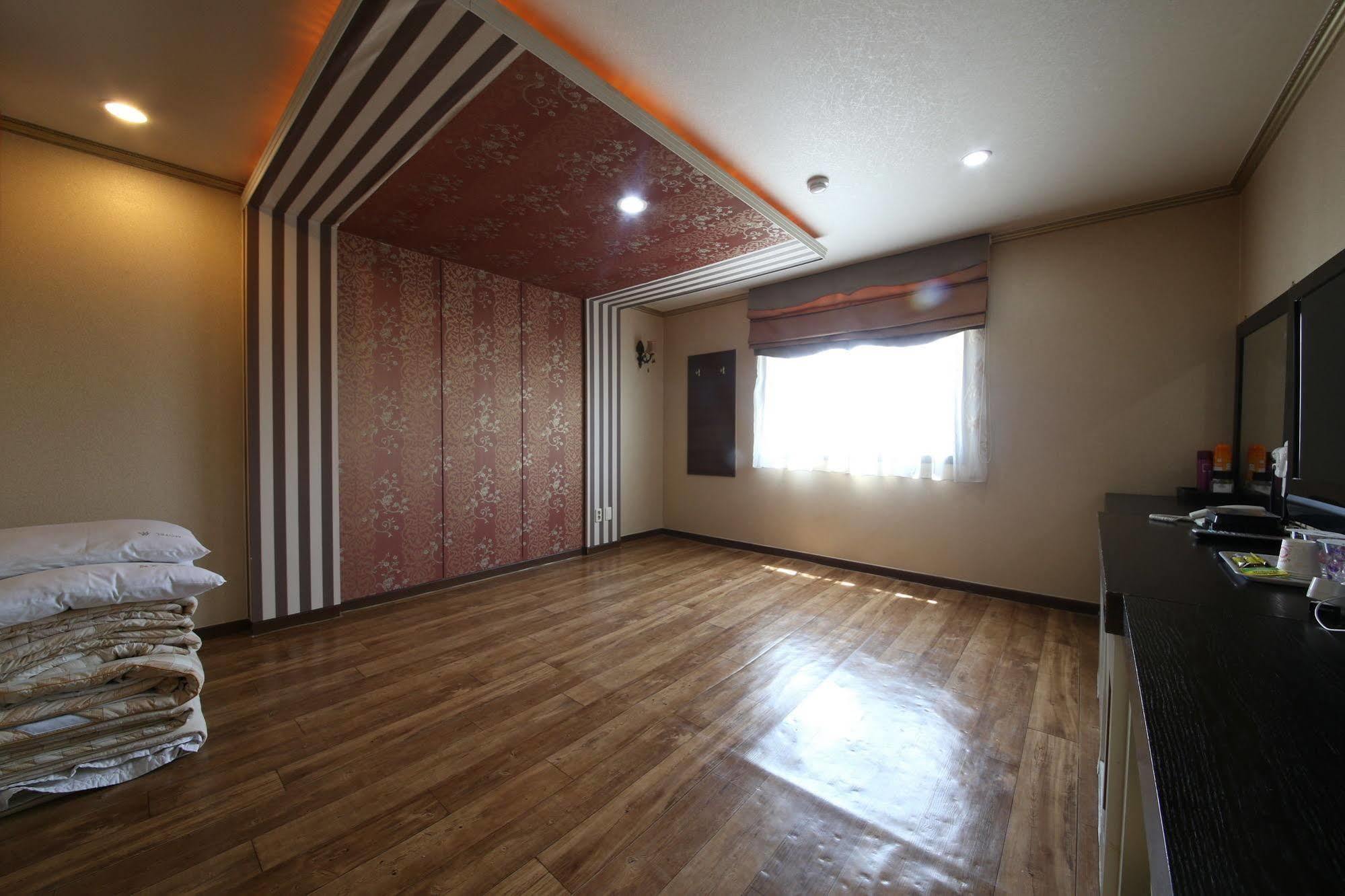Yes Motel Gunsan Exterior foto