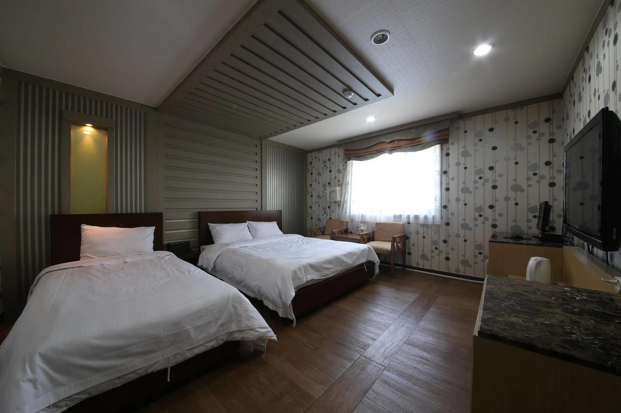 Yes Motel Gunsan Exterior foto