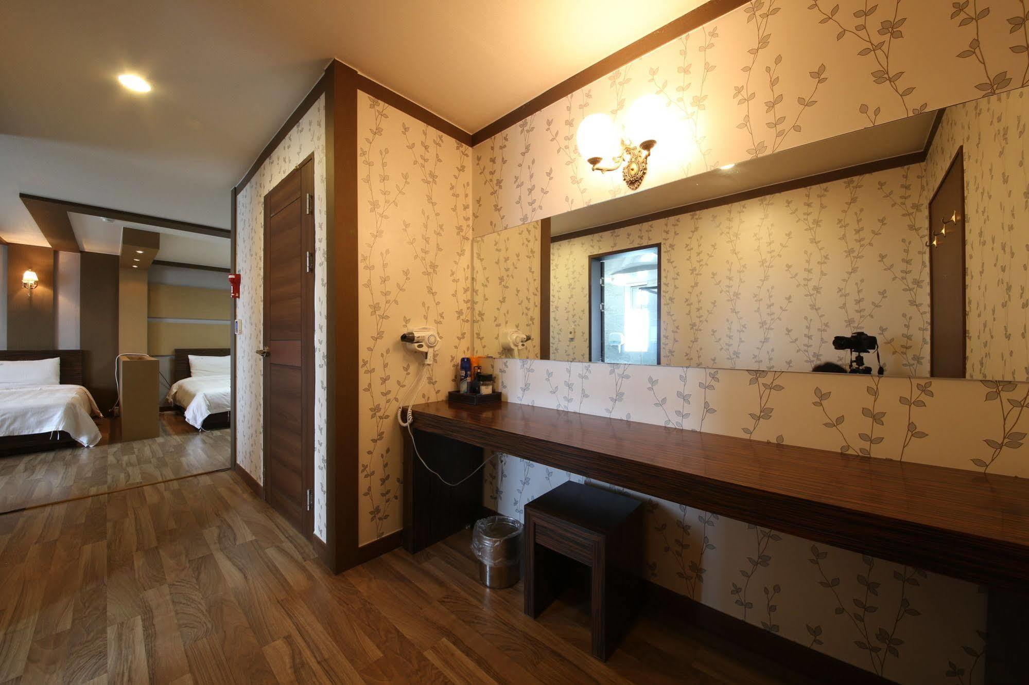 Yes Motel Gunsan Exterior foto